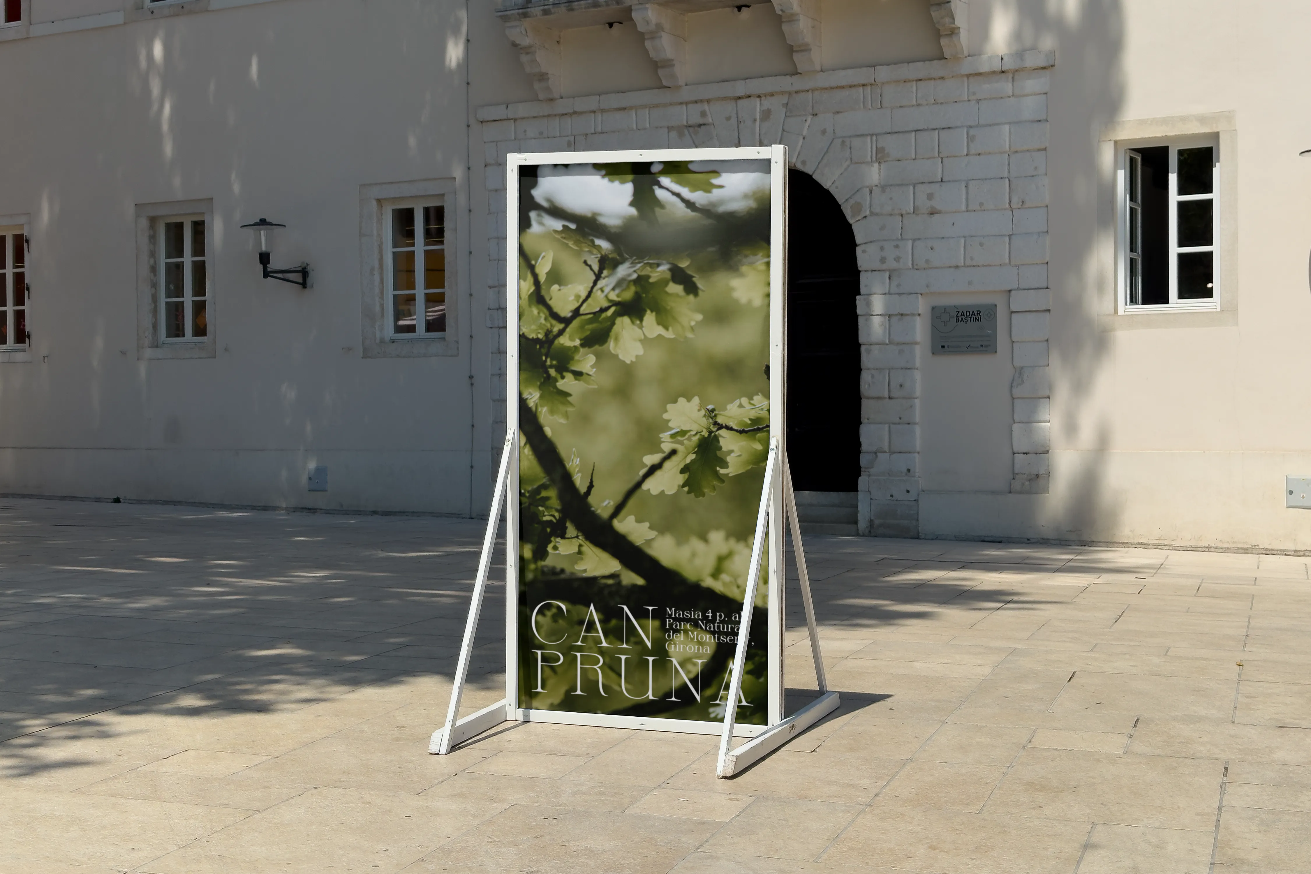 Can Pruna tall stand mockup