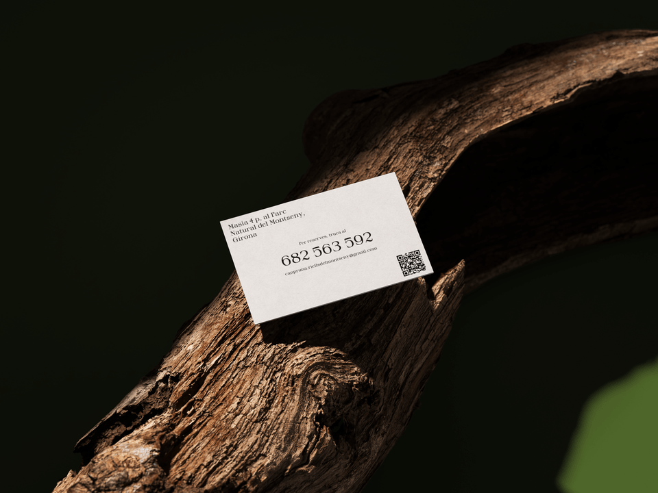 Can Pruna business card mockup