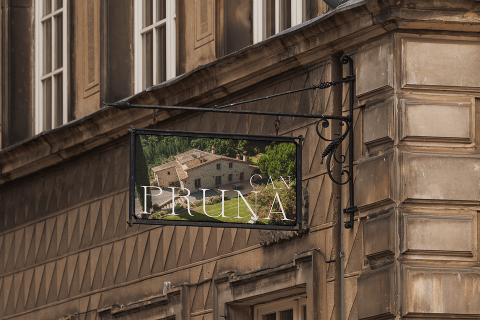 Can Pruna signboard mockup